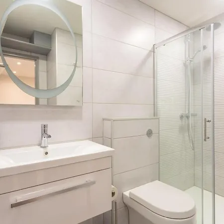 Feriehus Modern 3 Bedroom Duplex Adeje Center Wifi